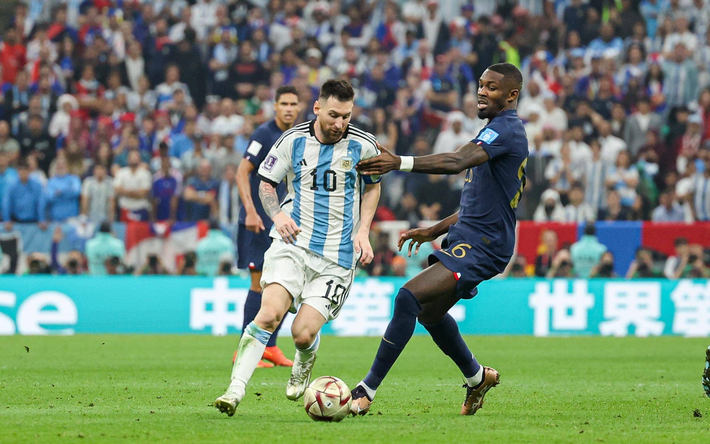 巴萨左边路谁来打？每体：奥尔莫、拉菲尼亚、法蒂和费兰都可尝试