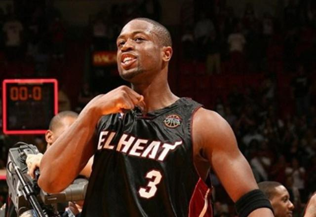 迫造任意球 迫造任意球