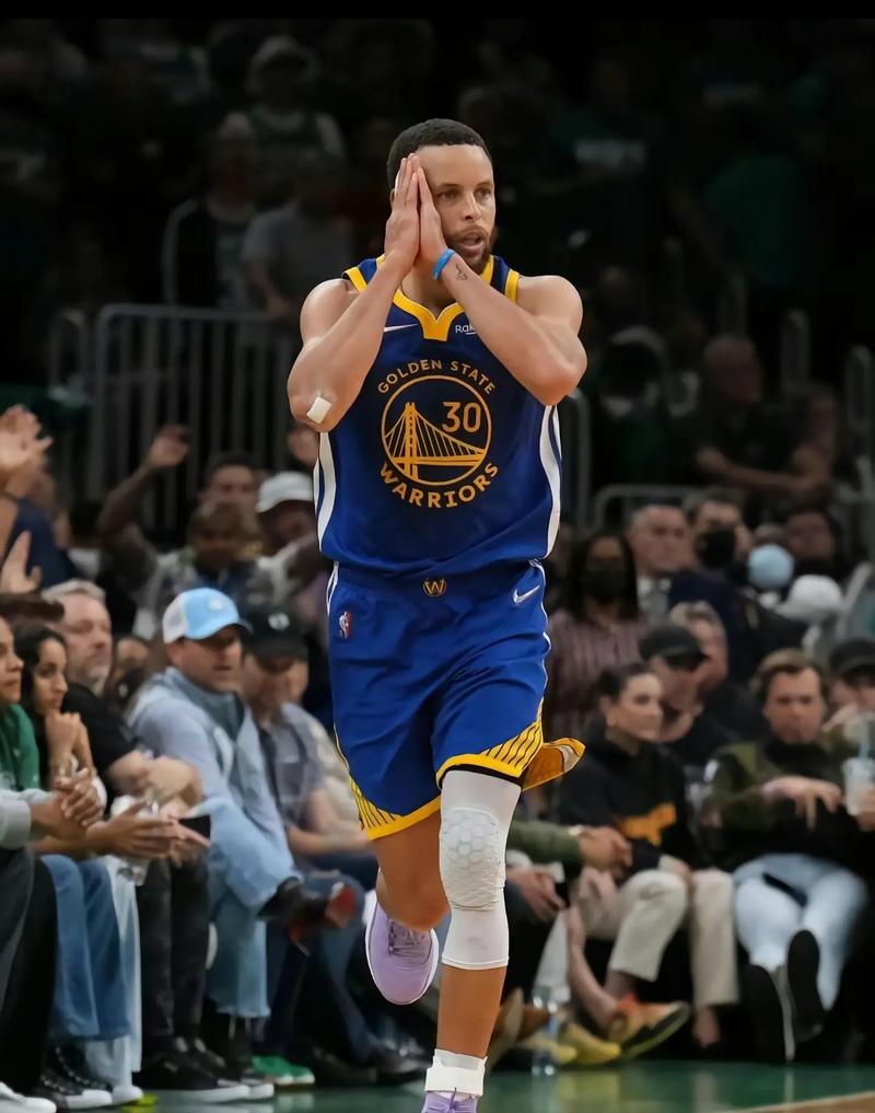 莱昂纳德在 莱昂纳德在